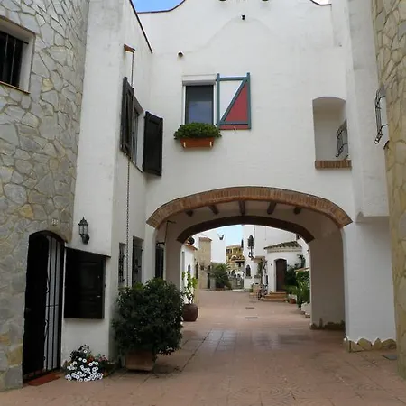 Waterside - Two Bedroom Apartmán *