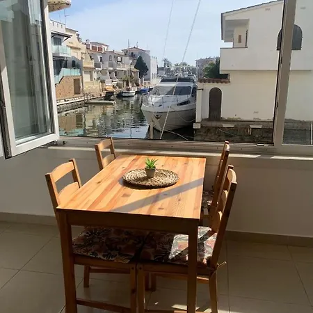 Apartmán Waterside - Two Bedroom Empuriabrava