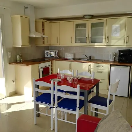 Waterside - Two Bedroom Apartmán Empuriabrava